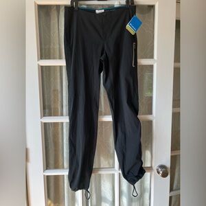 Columbia Women’s 8 / 40 Omni-Shield Advanced Black Adjustable Hiking Pants